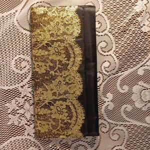 NEW! Gold Lace/Black Clutch 5778